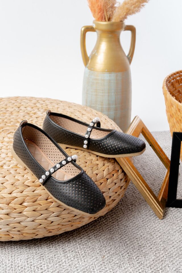 Kadın Siyah Cilt İncili Babet Ev ve Dış Mekan Ayakkabısı İNCİLİ DELİKLİ SİYAH - 38