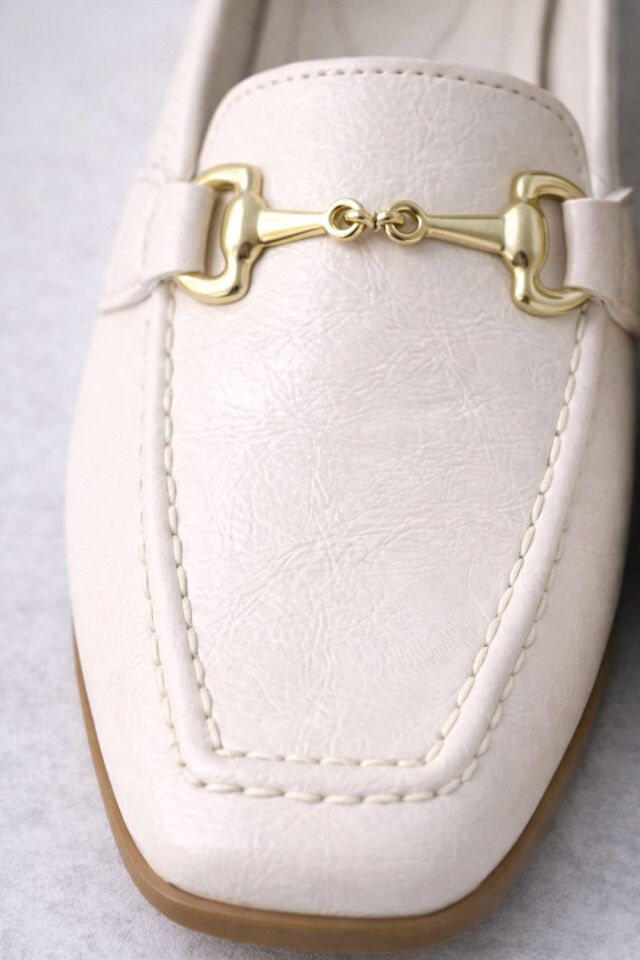 Kadın Rugan Loafer Gold Tokalı Günlük Şık Rahat Babet Ayakkabı KREM - 37