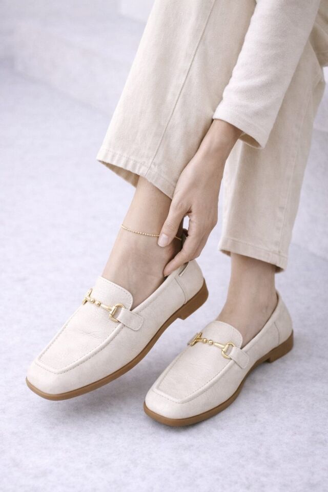 Kadın Rugan Loafer Gold Tokalı Günlük Şık Rahat Babet Ayakkabı KREM - 38