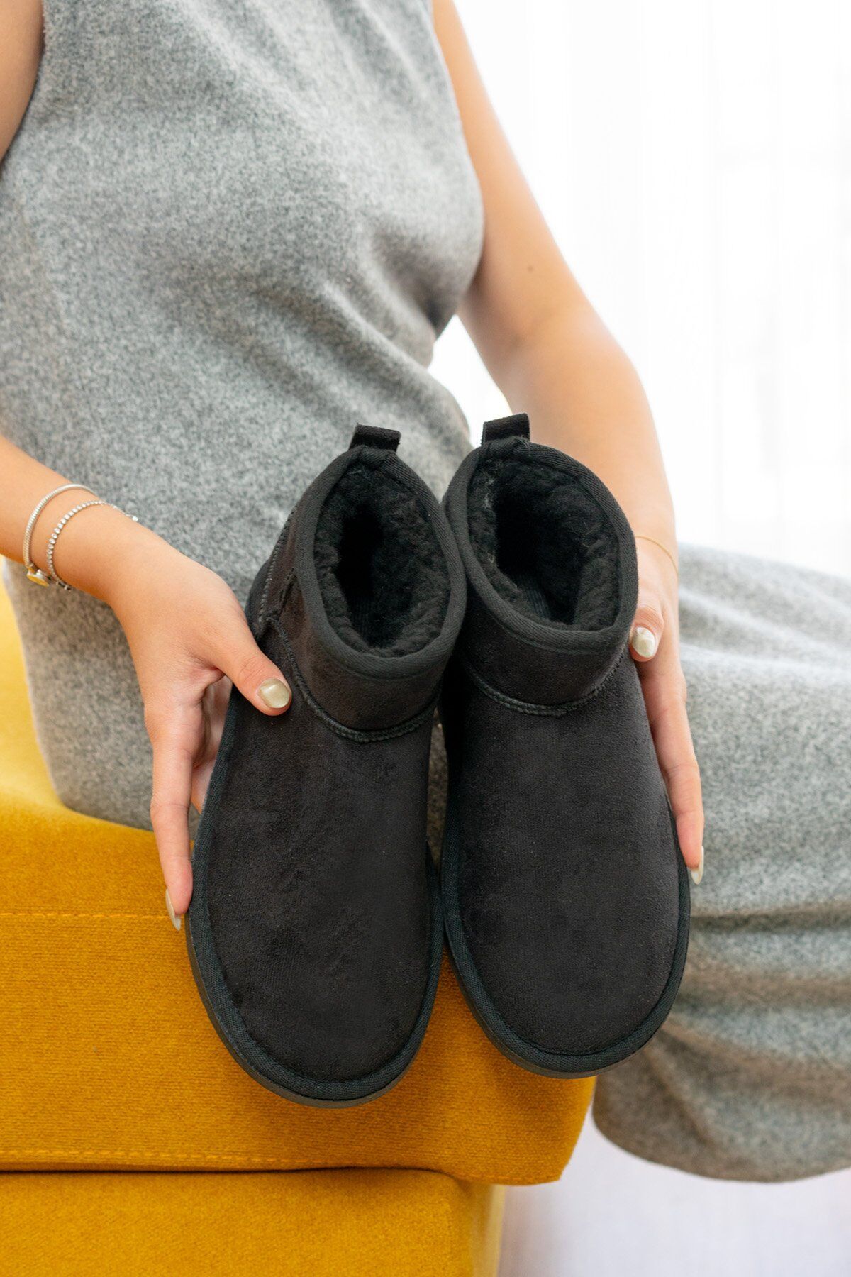 Classıc Ultra Mini Platform Chestnut Mini Taba Süet Içi Kürklü İnce Taban Kadın Bot SİYAH - 35