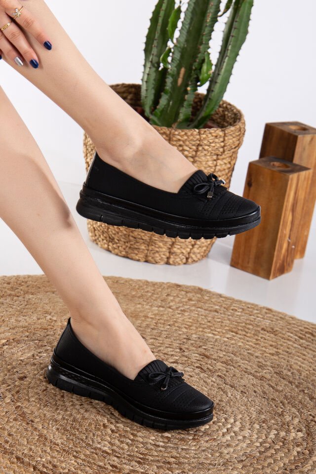 Kadın Delikli Fiyonklu Detaylı Anne Ayakkabısı Günlük Ayakkabı Babet SİYAH - 36