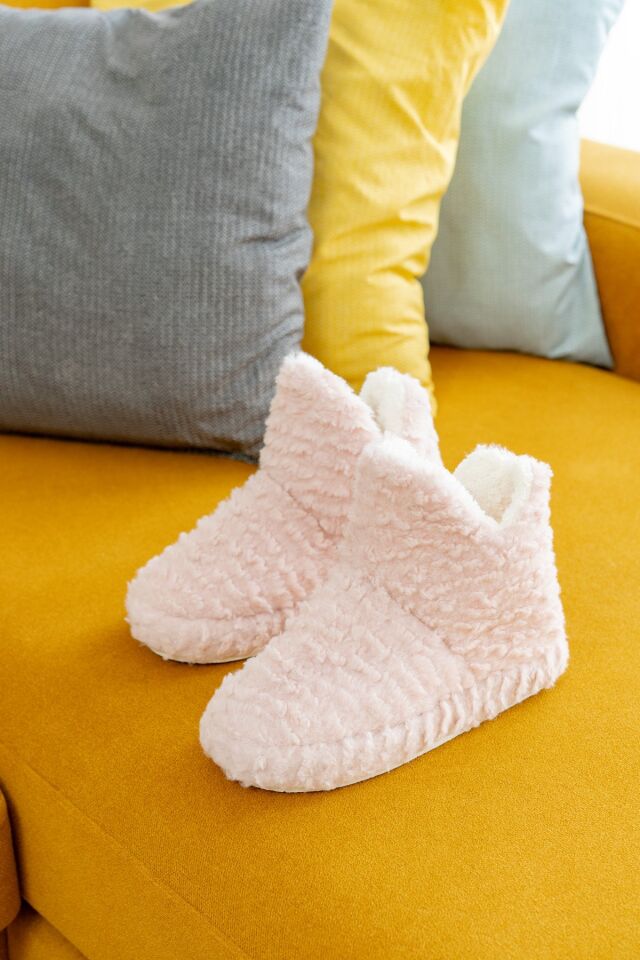 Sessiz Taban Kadın Şık Günlük Çeyiz Terlik Kapalı Ev Botu