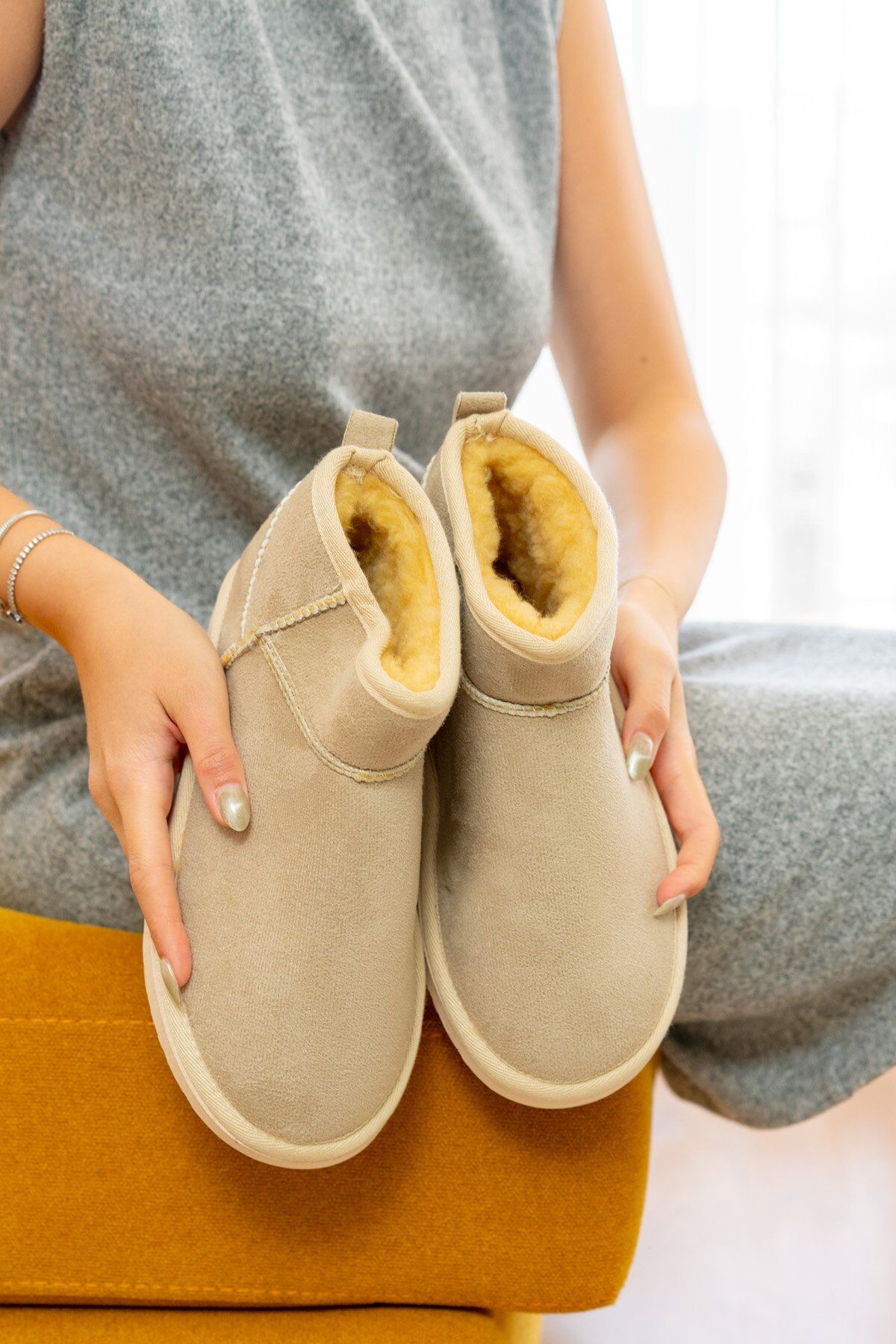 Classıc Ultra Mini Platform Chestnut Mini Taba Süet Içi Kürklü İnce Taban Kadın Bot KREM - 35