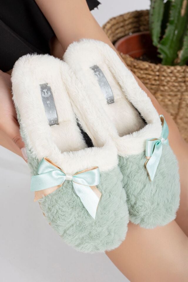 Kapalı Kadın Ev Terliği Kışlık Fiyonklu