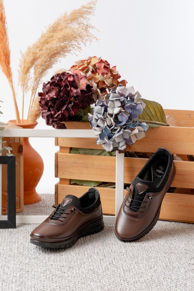 Kadın Ciltli Lastikli Detaylı Anne Ayakkabısı Günlük Ayakkabı Babet KAHVERENGİ - 41