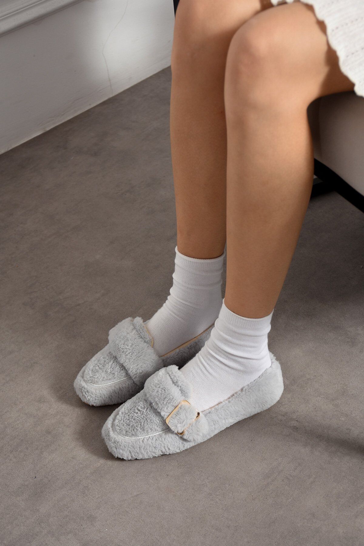 Yumuşak Peluş Tokalı Kadın Ev Babeti Ses Yapmaz Hafif Taban Panduf Ev Babeti