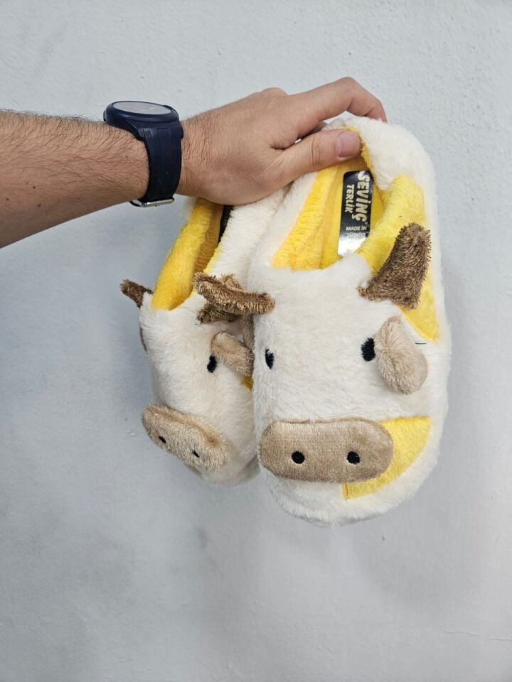 Kadın Öküz Figürlü Sessiz Taban Peluş Ev Terliği