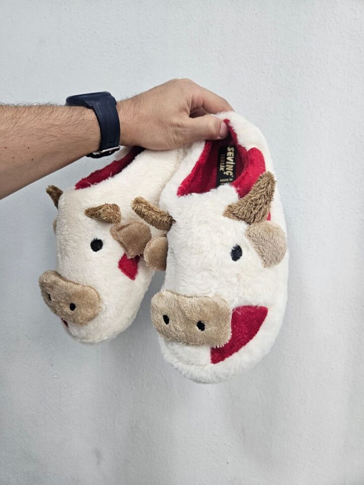 Kadın Öküz Figürlü Sessiz Taban Peluş Ev Terliği