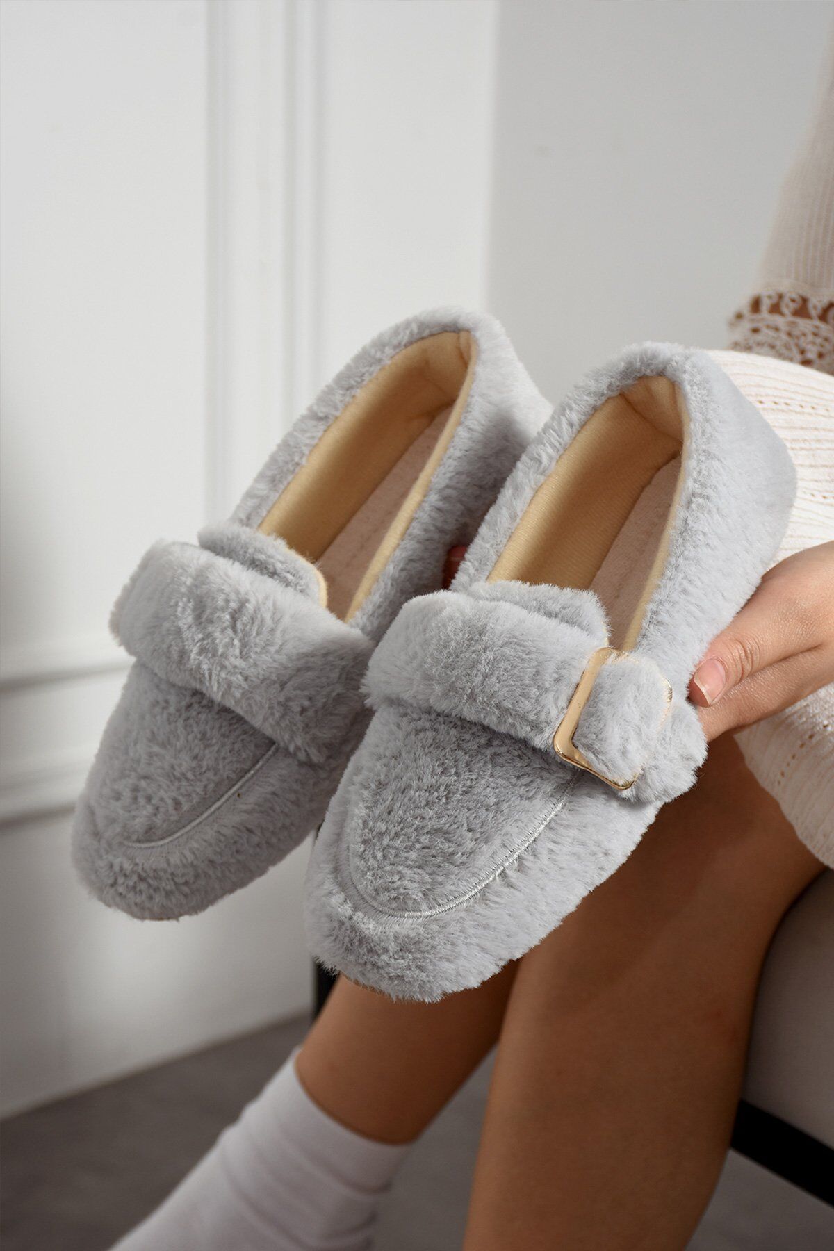 Yumuşak Peluş Tokalı Kadın Ev Babeti Ses Yapmaz Hafif Taban Panduf Ev Babeti GRİ - 40