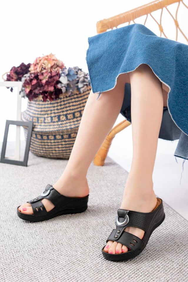 Kadın Dolgu Topuk Ortopedik Siyah Günlük Terlik Rahat Hafif Şık İçi Pedli Genç Anne Terlik HALKALI SİYAH - 39
