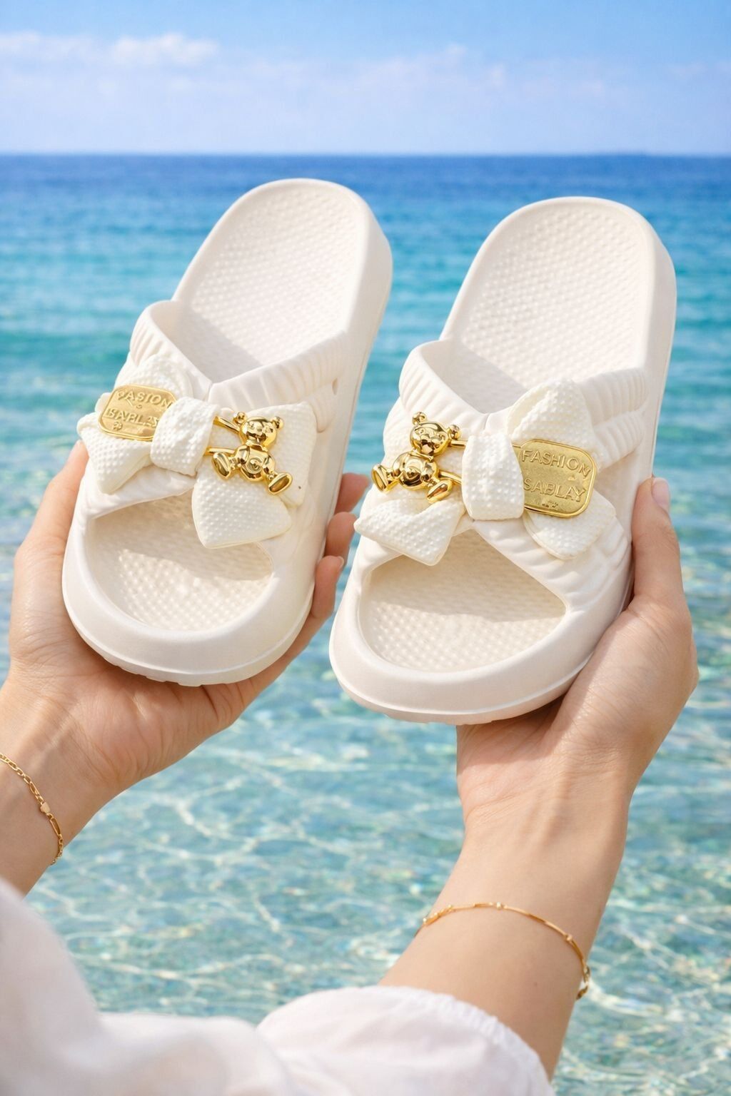 Kadın Fiyonk Detaylı Ayıcıklı Plaj Terliği-Hafif Taban Kaymaz Günlük Yazlık Deniz Havuz Terliği Rahat Konforlu Şık Tasarım KREM - 40