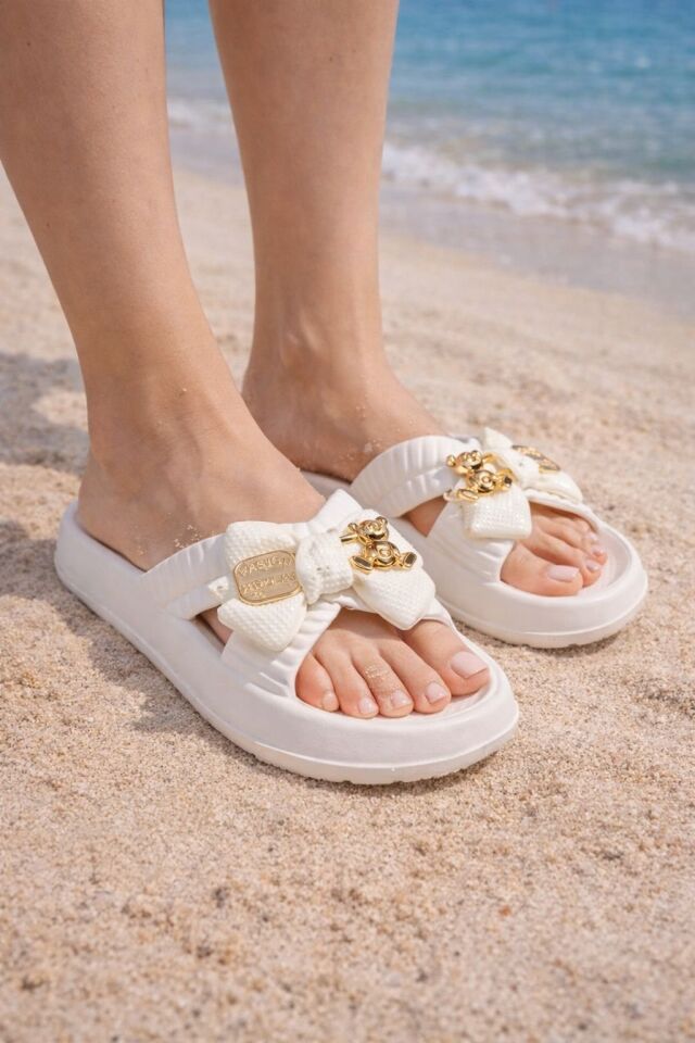 Kadın Fiyonk Detaylı Ayıcıklı Plaj Terliği-Hafif Taban Kaymaz Günlük Yazlık Deniz Havuz Terliği Rahat Konforlu Şık Tasarım KREM - 40