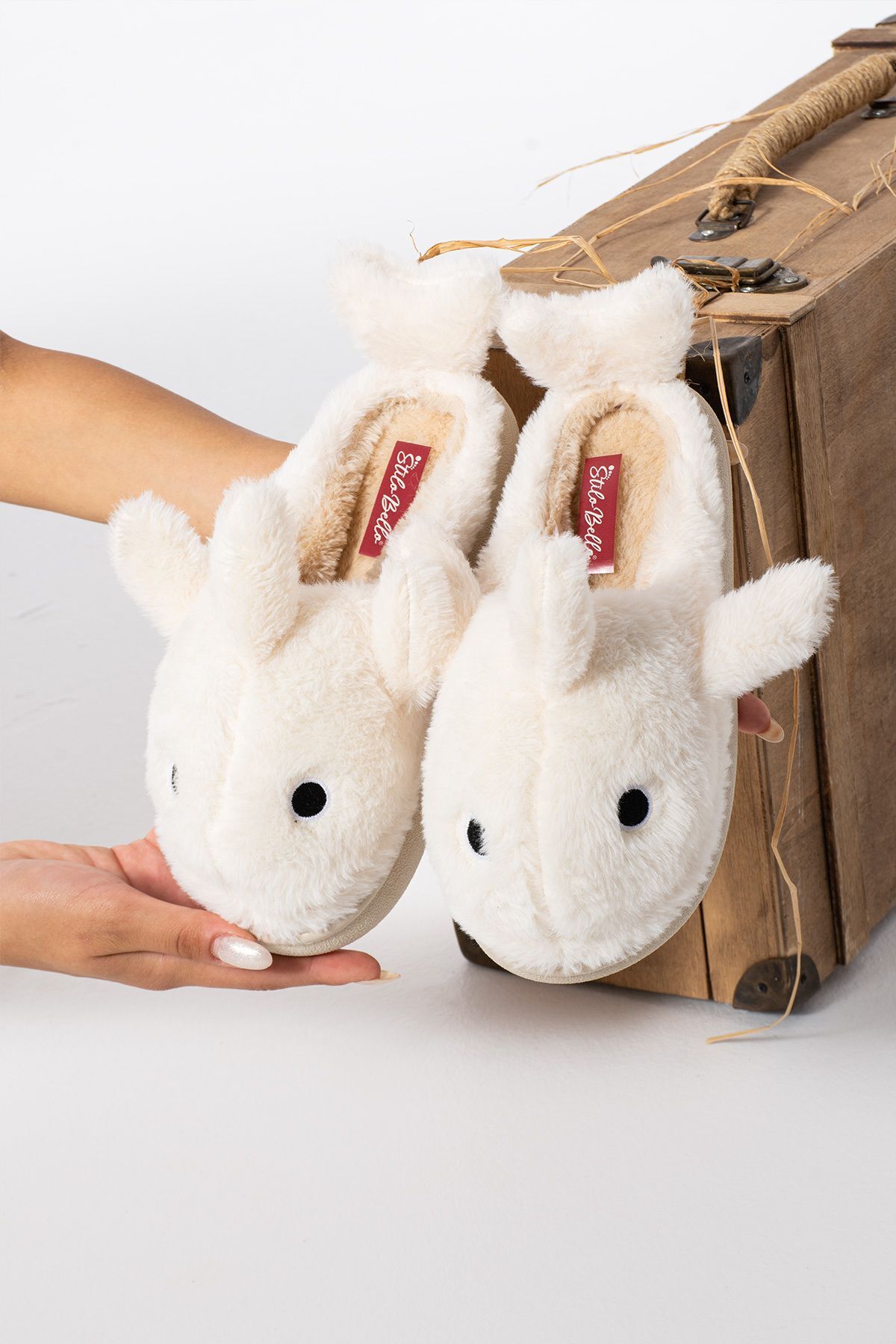 Kadın Kalın Tabanlı İçi Kürklü Sıcak Astarlı Köpek Balığı Figürlü Ev Terliği Sessiz Taban EKRU - 40-41