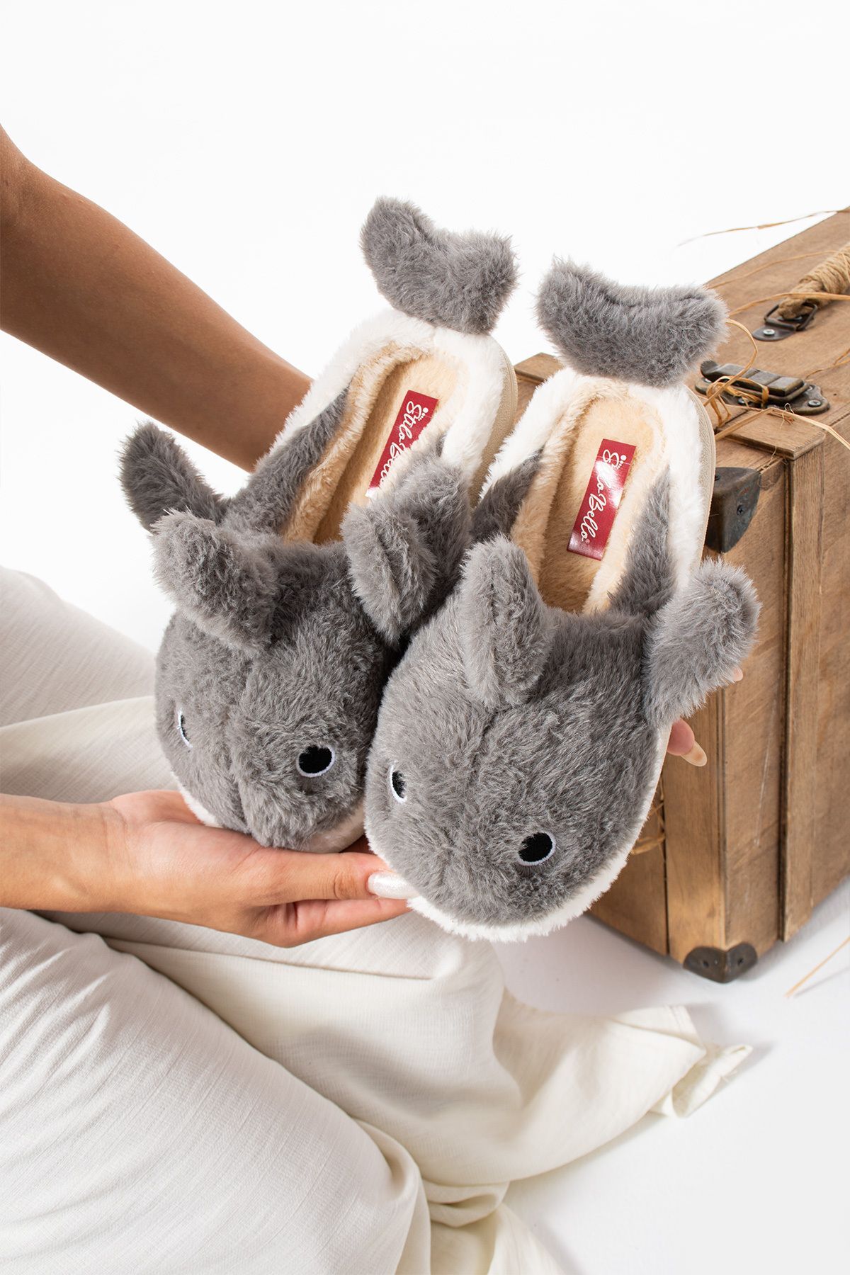 Kadın Kalın Tabanlı İçi Kürklü Sıcak Astarlı Köpek Balığı Figürlü Ev Terliği Sessiz Taban GRİ - 38-39