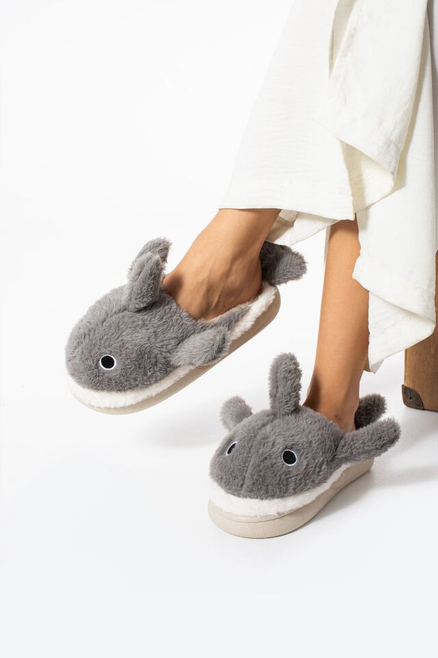 Kadın Kalın Tabanlı İçi Kürklü Sıcak Astarlı Köpek Balığı Figürlü Ev Terliği Sessiz Taban GRİ - 38-39