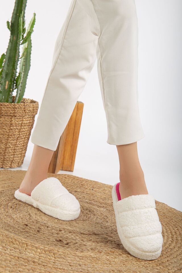 Kuzu Kumaş Yünlü Sessiz Taban Kadın Terlik Kapalı Ev Terliği BEYAZ - 40