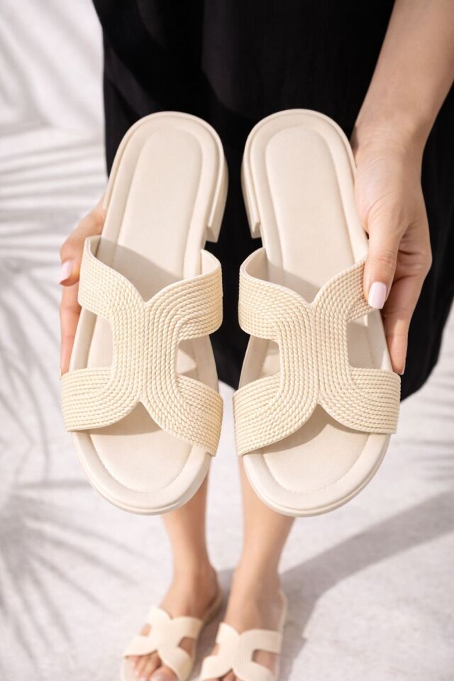 Kadın Hasır Görünümlü Bantlı Plaj Balkon Günlük Terlik Rahat Taban Şık Yaz Kombini KREM - 39