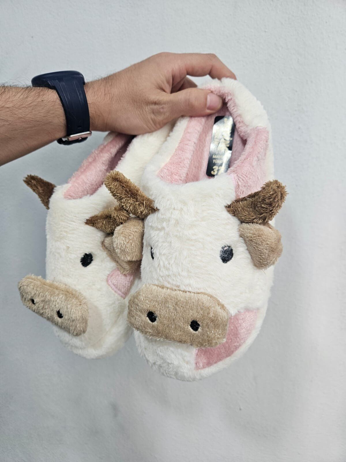 Kadın Öküz Figürlü Sessiz Taban Peluş Ev Terliği PUDRA - 40