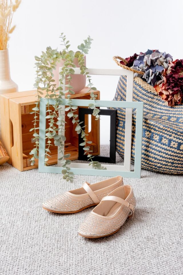 Kadın Baretli Taşlı Günlük  Babet Ayakkabı Kadın Baretli Taşlı Günlük  Babet Ayakkabı