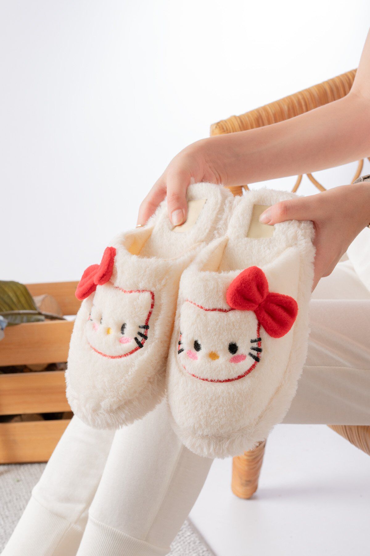 Figürlü Kurdela Detalı Sıcak Kışlık Unisex Ev Terliğ Gondol BEYAZ-KIRMIZI - 40