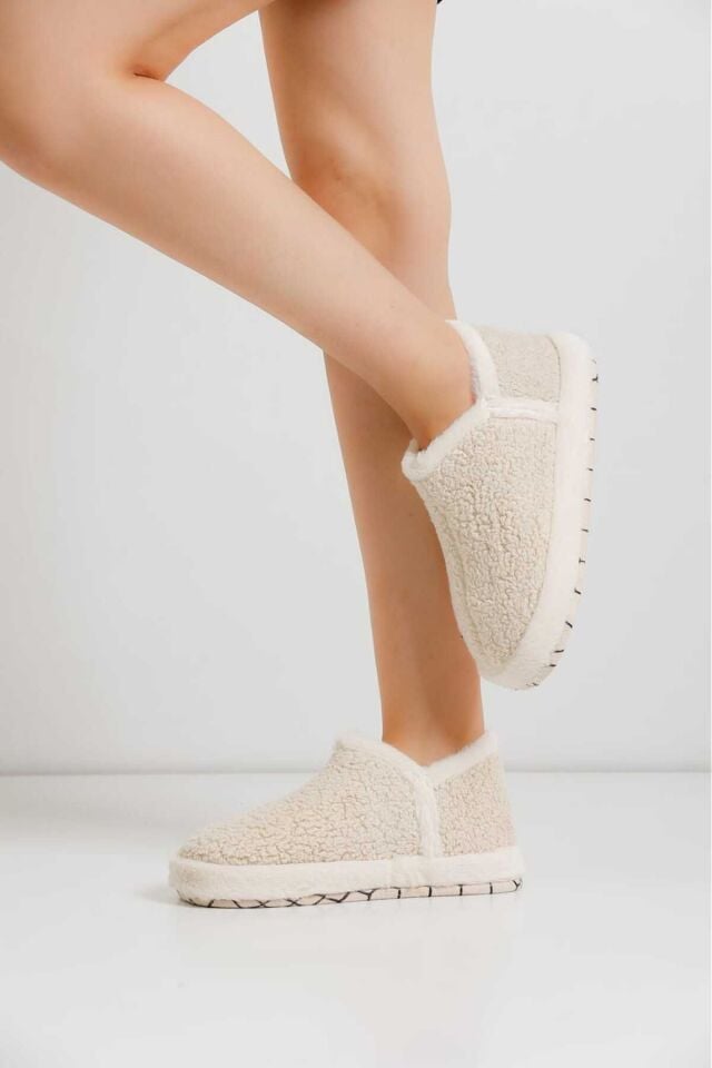 Kadın Hafif Pofuduk Panduf Ses Yapmaz Kalın Taban Ev Ayakkabısı KREM - 36