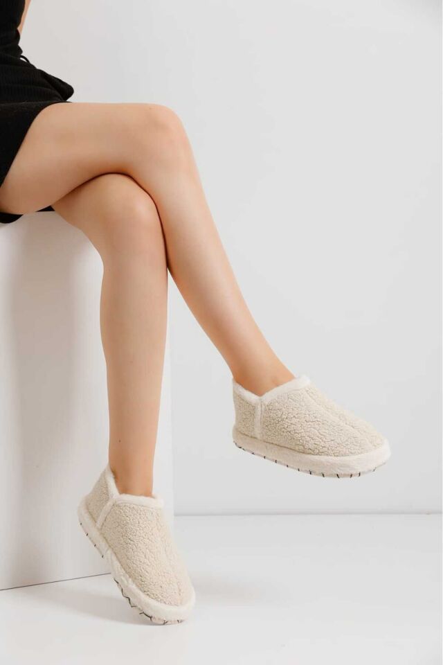 Kadın Hafif Pofuduk Panduf Ses Yapmaz Kalın Taban Ev Ayakkabısı KREM - 36