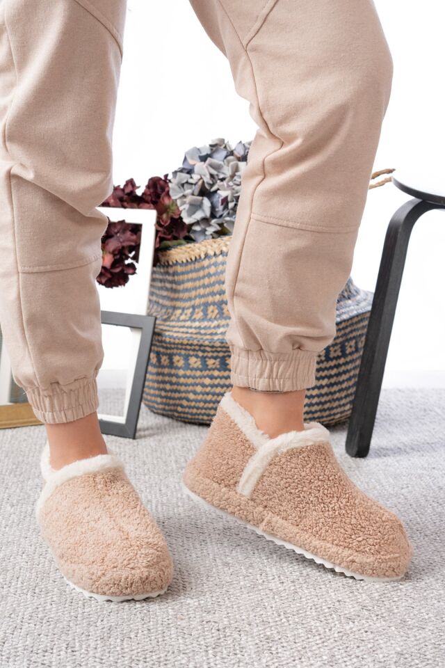 Kadın Hafif Pofuduk Panduf Ses Yapmaz Kalın Taban Ev Ayakkabısı KREM - 36