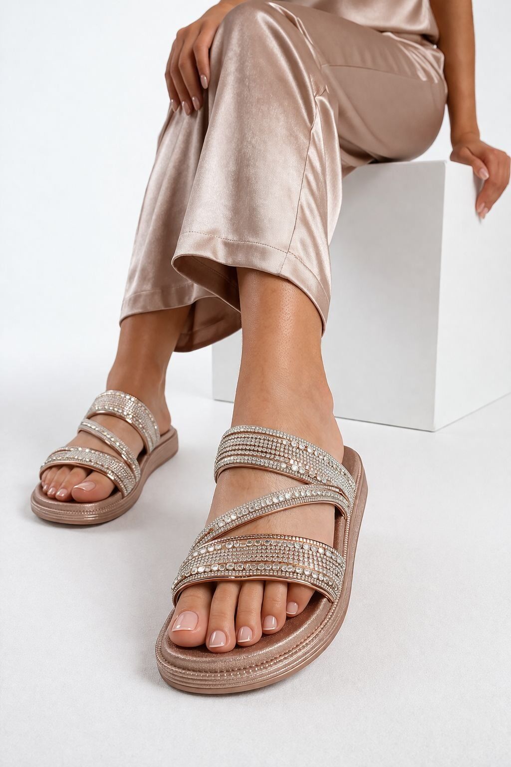 Hasır Dokulu Çapraz Örgülü Bantlı Taş Detaylı Kadın Terlik TAŞLI PUDRA - 40