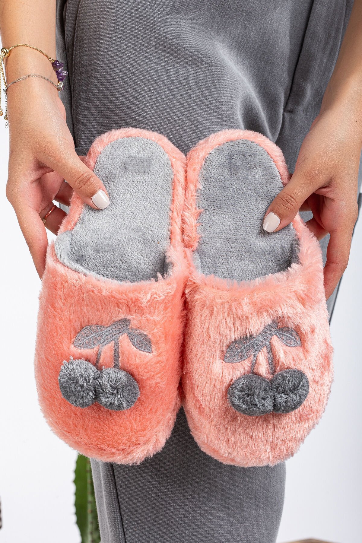 Kadın Ev Terliği Kirazlı Ev Terliği Kışlık Terlik Misafir Terliği Tüylü Terlik PUDRA - 37