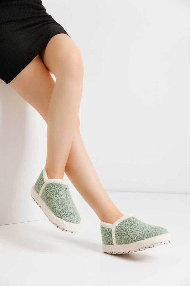 Kadın Hafif Pofuduk Panduf Ses Yapmaz Kalın Taban Ev Ayakkabısı YEŞİL - 38