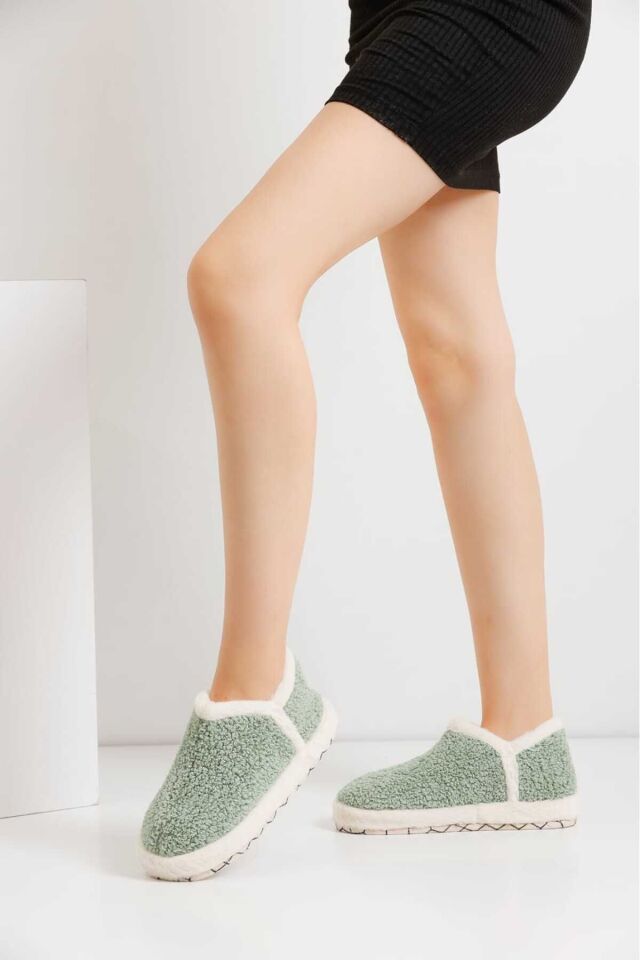 Kadın Hafif Pofuduk Panduf Ses Yapmaz Kalın Taban Ev Ayakkabısı YEŞİL - 38