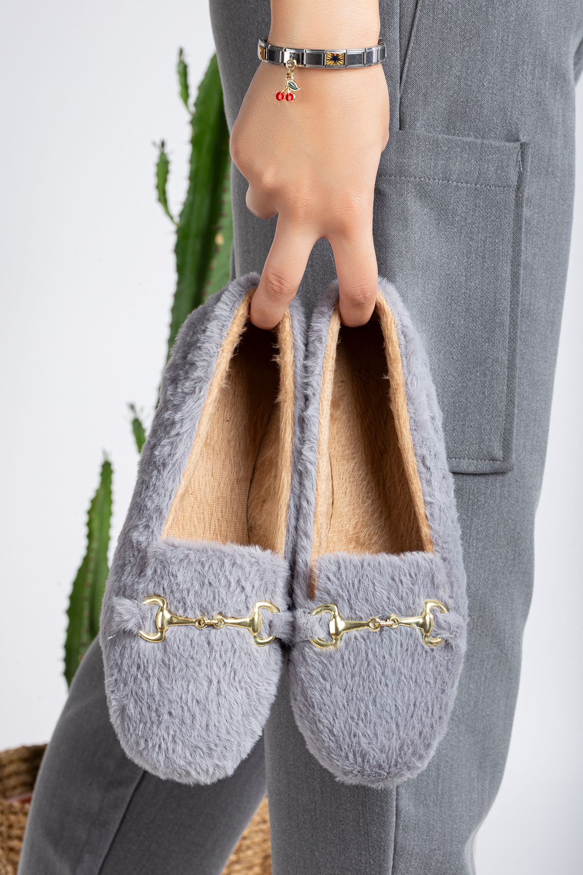 Yumuşak Peluş Kadın Ev Babeti Ses Yapmaz Hafif Taban Panduf Ev Pandufu GRİ - 40