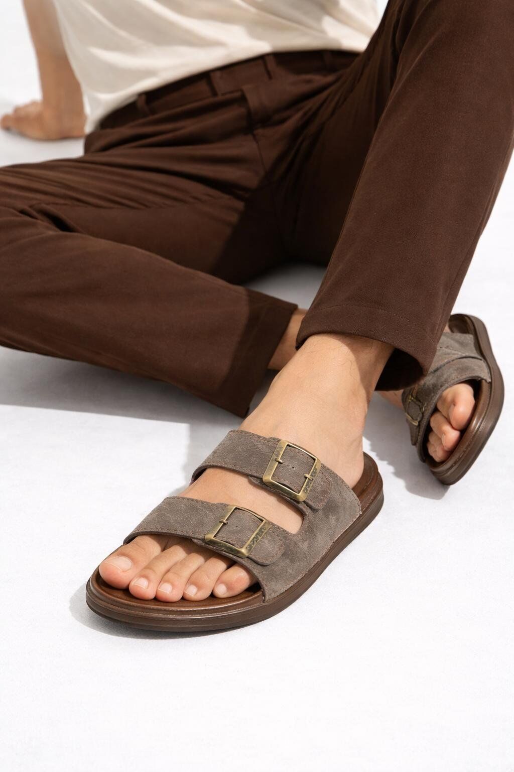 Günlük Erkek Terlik Çift Tokalı Konforlu Hafif Taban Rahat Kalıp Şık Tasarım KAHVERENGİ - 45