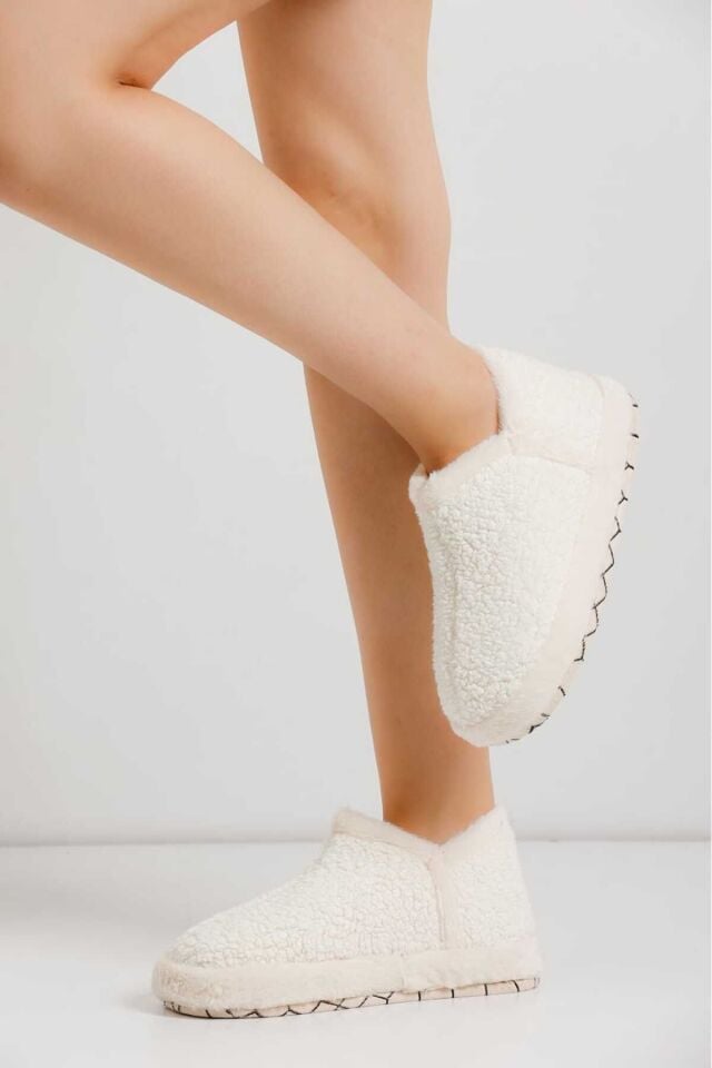 Kadın Hafif Pofuduk Panduf Ses Yapmaz Kalın Taban Ev Ayakkabısı BEYAZ - 36