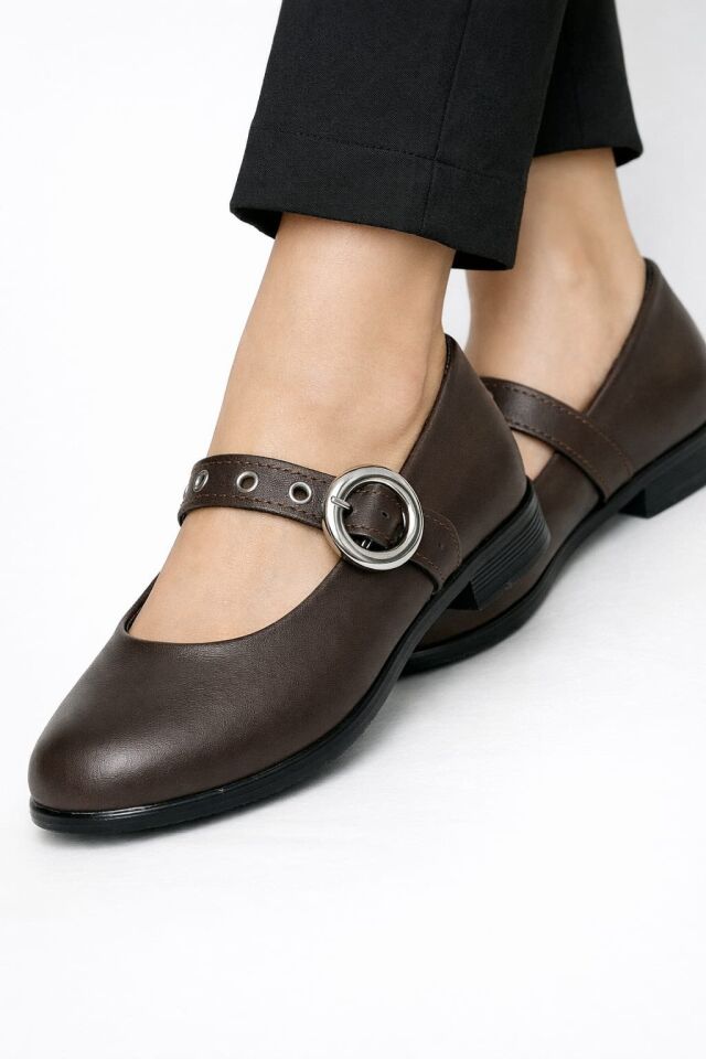 Şık Tasarım Tokalı Lastikli Klasik Babet Ayakkabı