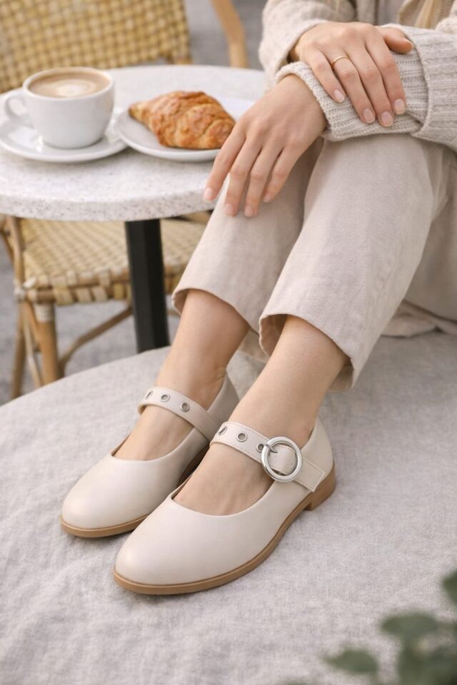 Şık Tasarım Tokalı Lastikli Klasik Babet Ayakkabı KREM - 40