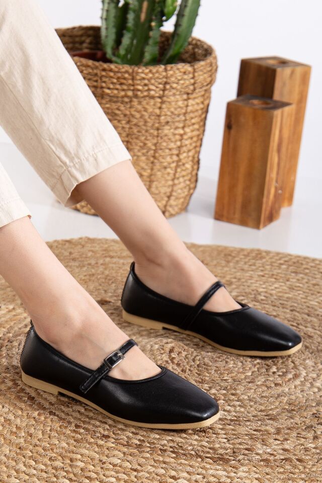 Kadın Günlük Küt Burun  Tek  Kemer Tokalı Babet Ayakkabı TOKALI DERİ SİYAH - 36