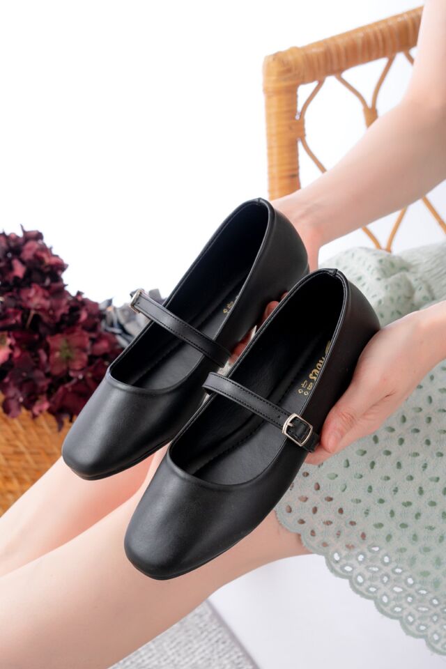 Kadın Günlük Küt Burun  Tek  Kemer Tokalı Babet Ayakkabı TOKALI DERİ SİYAH - 36