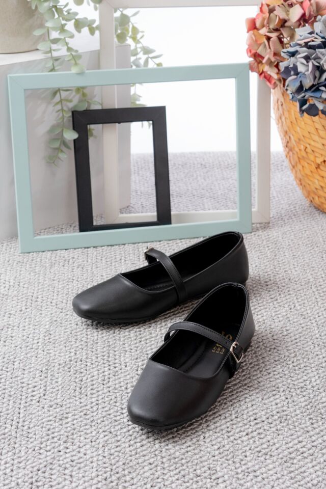 Kadın Günlük Küt Burun  Tek  Kemer Tokalı Babet Ayakkabı TOKALI DERİ SİYAH - 36