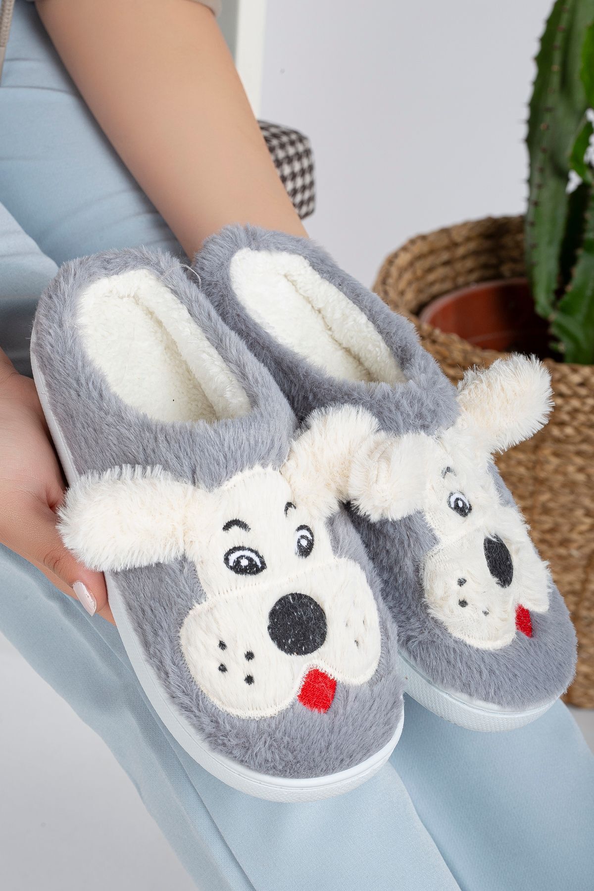 Köpekli Peluş Kaydırmaz Taban Ev Terliği GRİ - 36-37