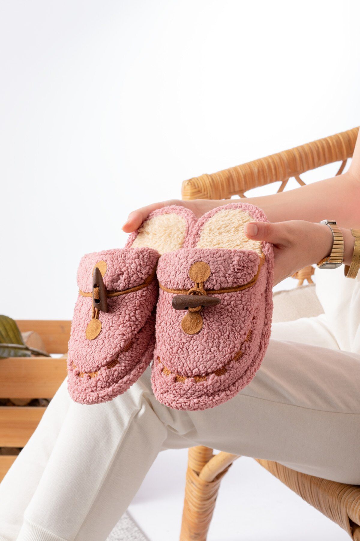 Kadın Ev Terliği Peluş Terlik Çeyiz ve Bohça Terliği Ses Yapmaz Kalın Taban GÜL KURUSU - 38