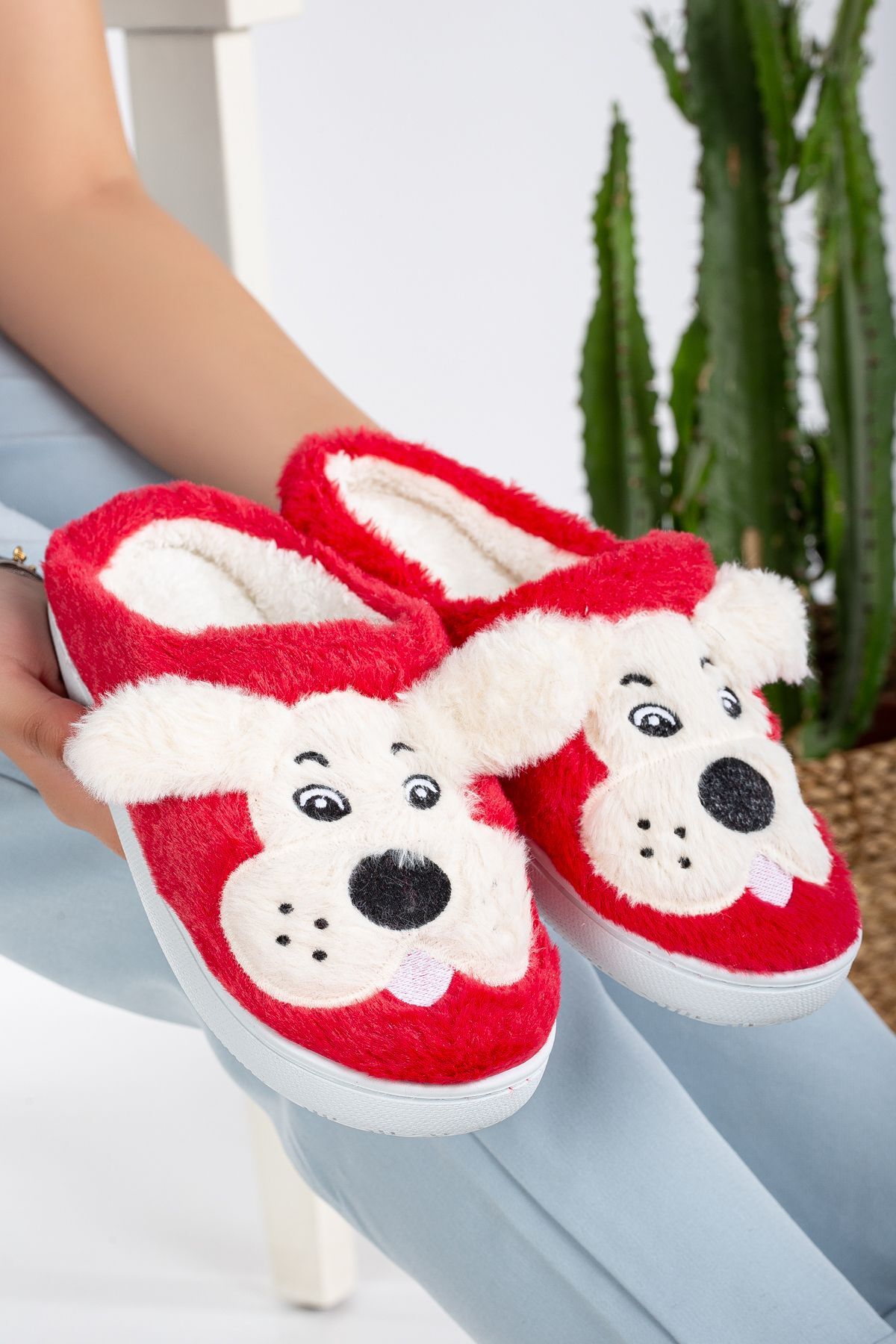 Köpekli Peluş Kaydırmaz Taban Ev Terliği KIRMIZI - 36-37