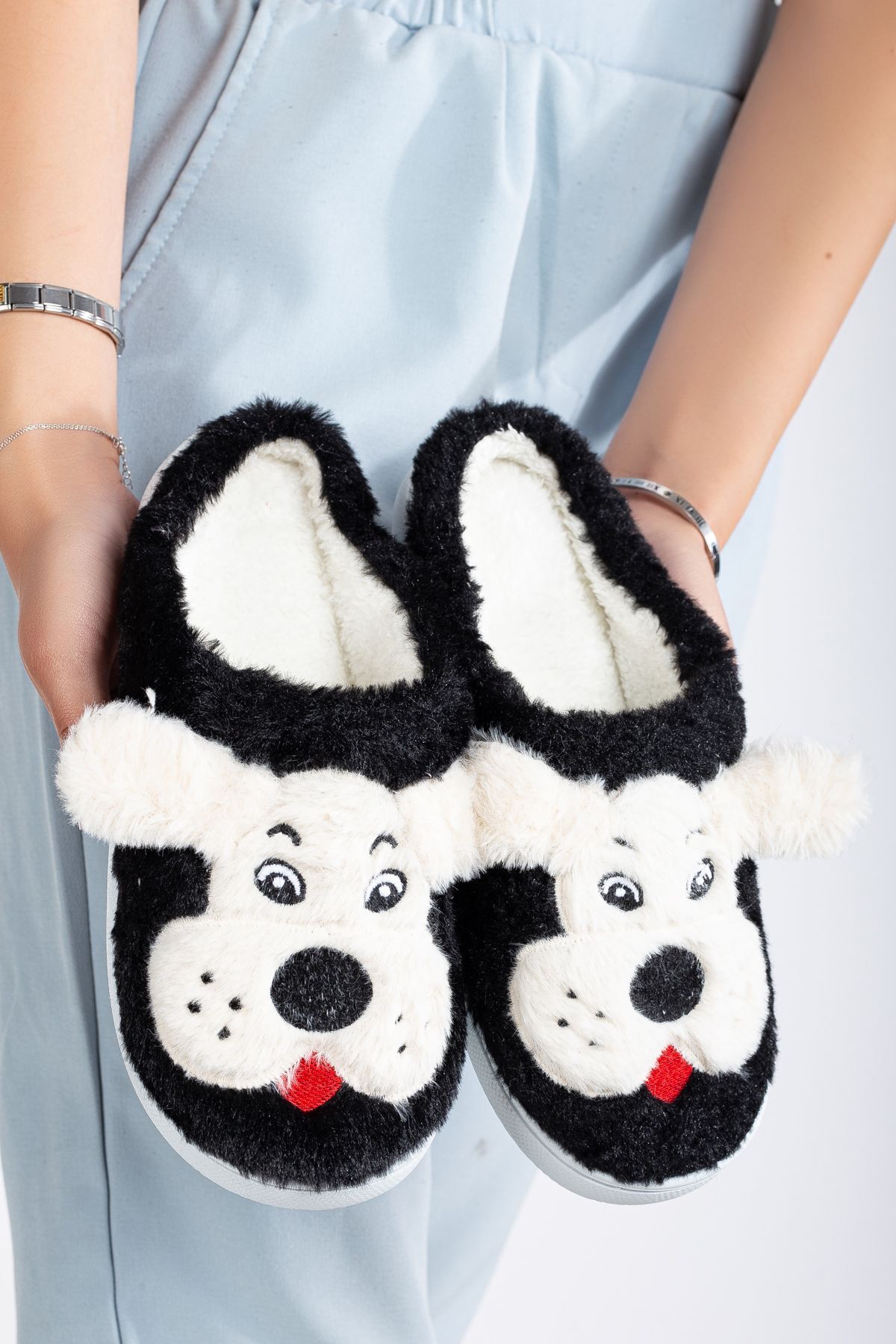 Köpekli Peluş Kaydırmaz Taban Ev Terliği SİYAH - 38-39