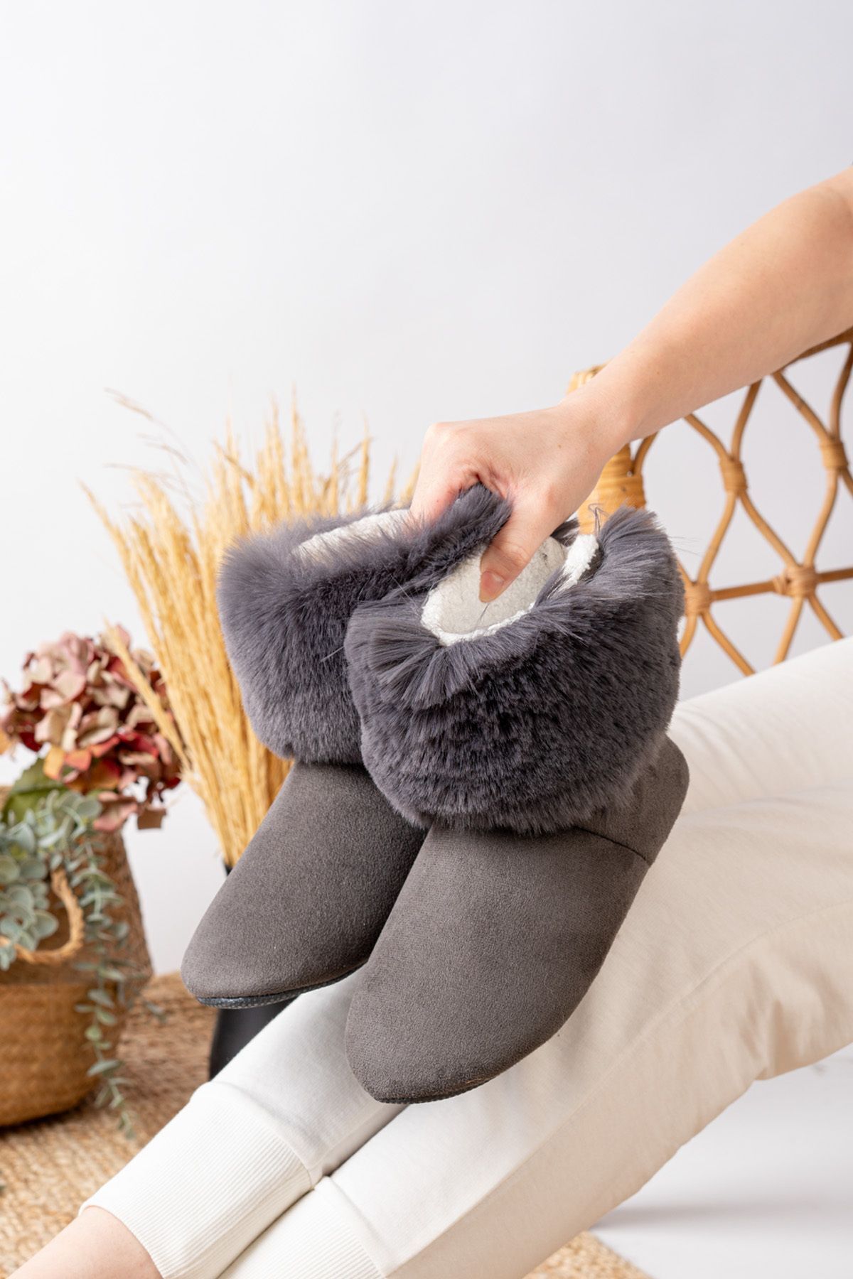 Yünlü Lüks Boğazı Peluş Detaylı Ev Botu GRİ - 38