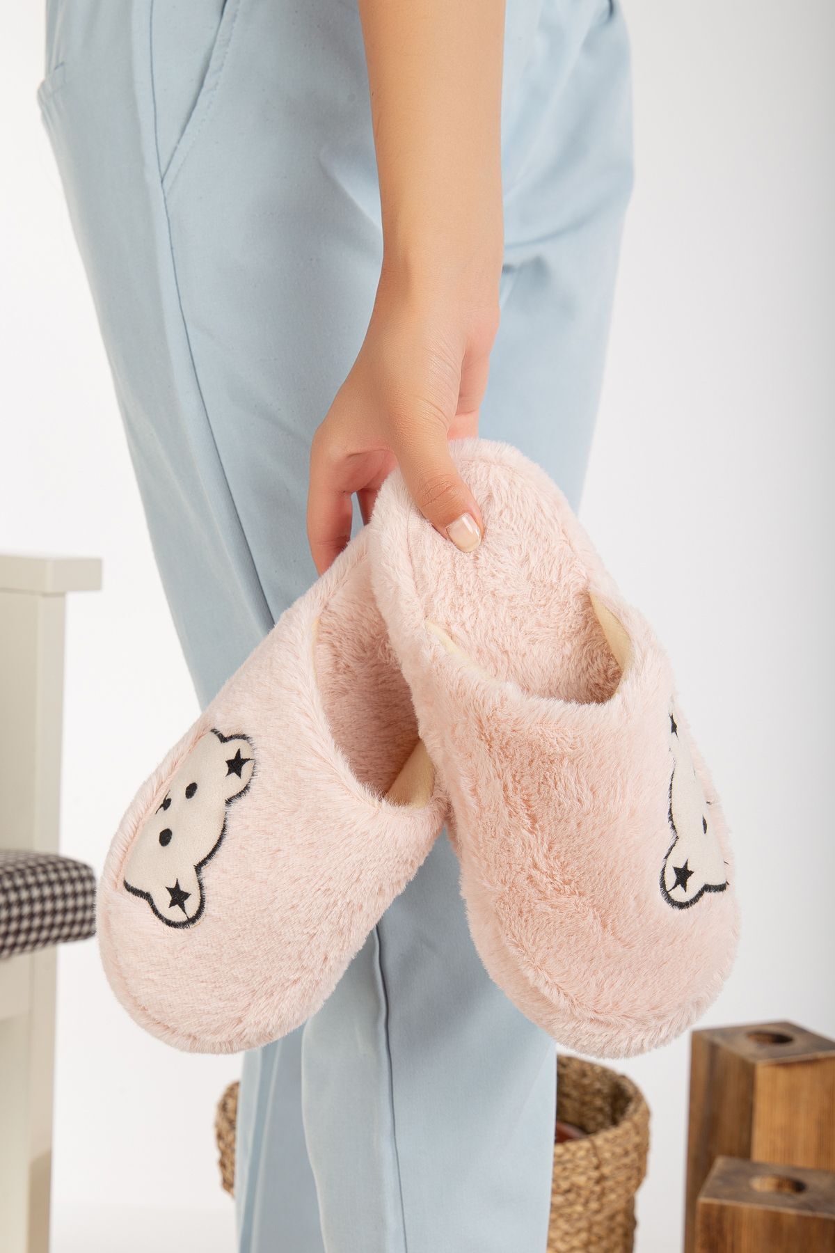 Kadın Panda Figürlü Sessiz Taban Peluş Ev Terliği PUDRA - 38-39