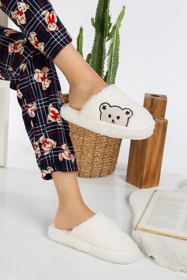 Kadın Panda Figürlü Sessiz Taban Peluş Ev Terliği KREM - 38-39