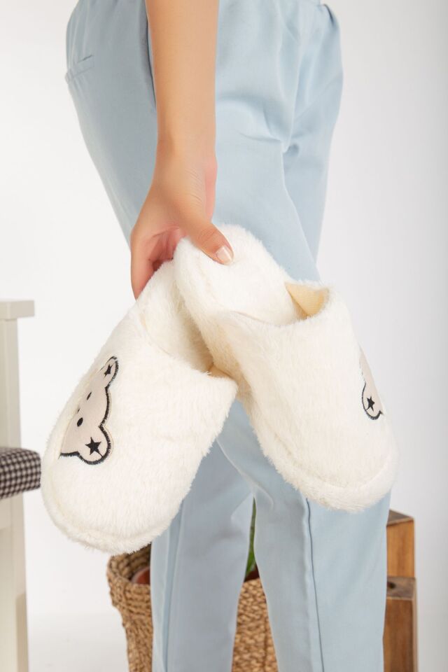 Kadın Panda Figürlü Sessiz Taban Peluş Ev Terliği KREM - 40