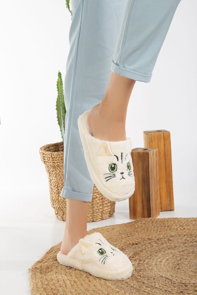Kadın Kedi Figürlü Sessiz Taban Peluş Ev Terliği KREM - 36-37