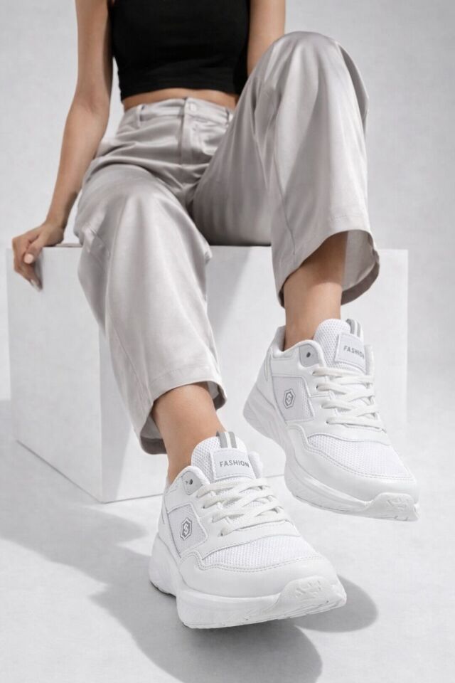 Kadın Sneaker Günlük Spor Ayakkabı Kalın Taban Hafif Rahat Yürüyüş Sneaker Modern Tasarım Şık Kombin Uyumlu BEYAZ - 40