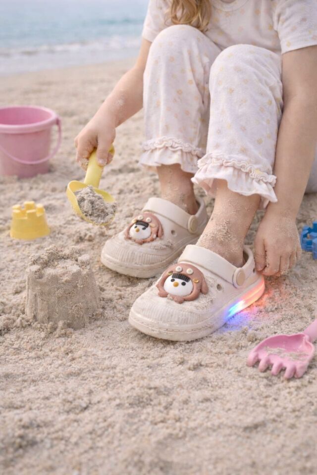 Işıklı Minik Maymun Çocuk Sandalet Terlik EKRU - 25-26